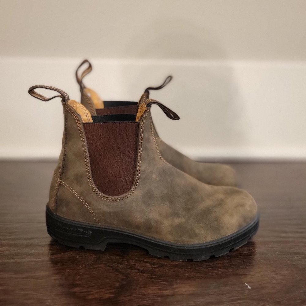 585 Chelsea Boots Classic Blundstone size 4US/3 AU